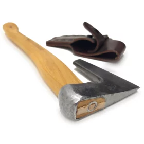 Hache de chasseur - 330 grammes - manche en hickory USA - protection en cuir - N° 0105