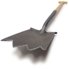 1409 - Bêche "Shark" - tranchant de pointe - manche en T en frêne de 80 cm